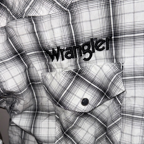 Wrangler Jack Daniel’s Black and White Plaid Shirt - Picture 3 of 5